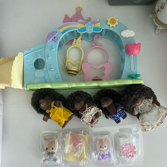 Calico critter Hedgehog Family Playset - Picture 1 of 3